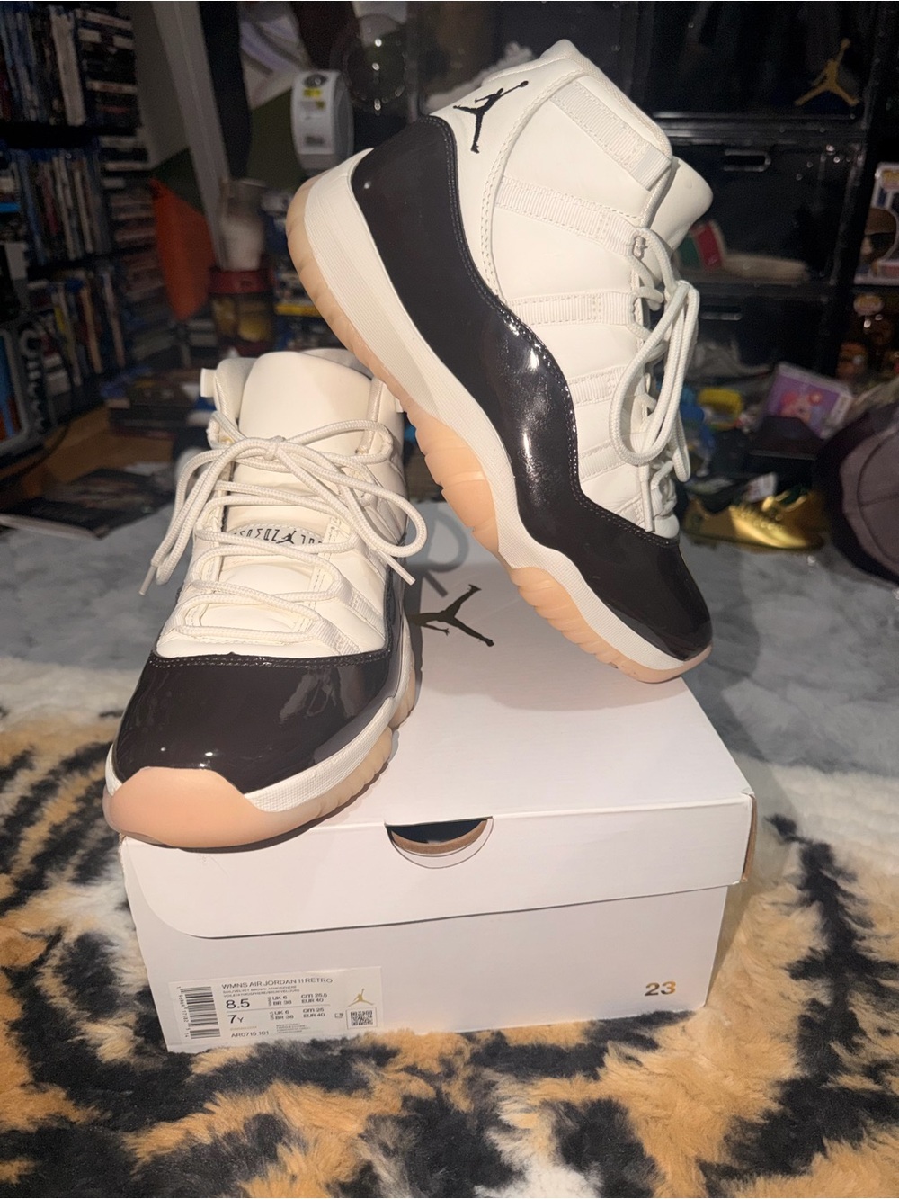 Jordan Air Jordan 11 Retro Neapolitan High Top Sneaker White Black Size 8.5w 7M